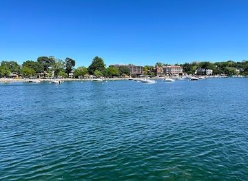 wisconsin/lake-geneva/landmark/riviera-beach