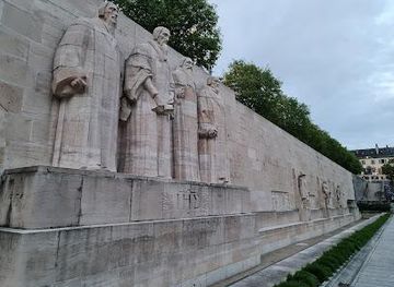 france/rhone-alpes/landmark/reformation-wall