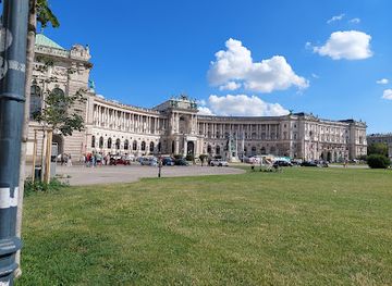 austria/lower-austria/landmark/heldenplatz