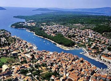 croatia/hvar-island/landmark/skor-square