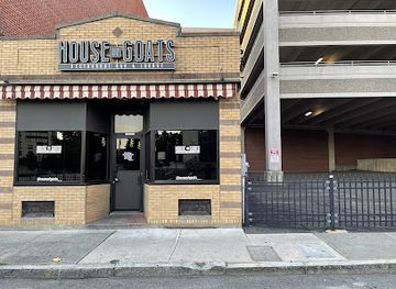 connecticut/waterbury/landmark/house-of-goats