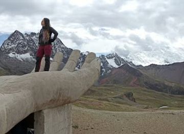 peru/ausangate-trek/landmark/mano-de-ausanagate