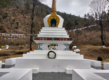 india/tawang/landmark/nyukmadung-war-memorial