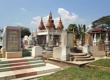 thailand/kanchanaburi/landmark/kanchanaburi-war-cemetery-donrak