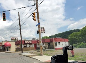 west-virginia/weirton/landmark/gus-s-goodies