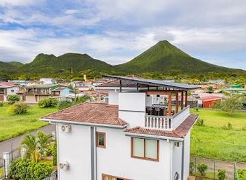 costa-rica/la-fortuna/landmark/the-white-house-la-fortuna