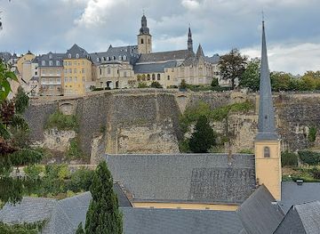 luxembourg/vianden/landmark/monument-to-dicks-and-lentz