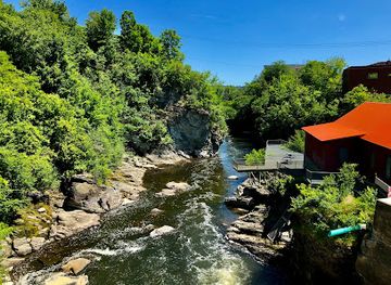 canada/eastern-townships/landmark/promenade-de-la-gorge-de-la-riviere-magog