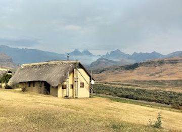 south-africa/drakensberg/landmark/didima-camp-cathedral-peak