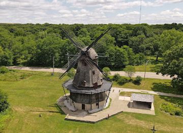 illinois/aurora/landmark/fabyan-windmill