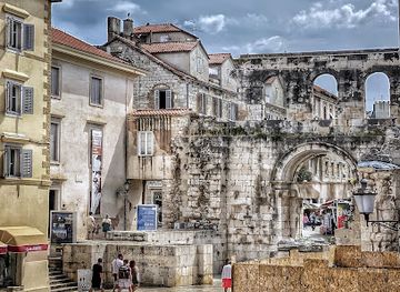 croatia/split/landmark/split-sign