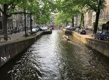 netherlands/amsterdam/oud-zuid/landmark/de-drie-hendricken