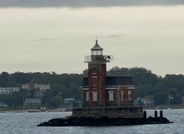 new-york/long-island/landmark/steppingstone-lighthouse