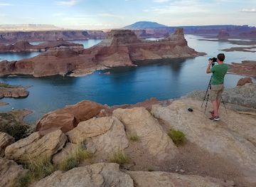 arizona/page/landmark/lake-powell-adventure-co