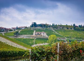 italy/langhe/landmark/ca-del-baio-az-agr