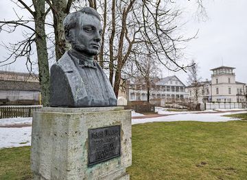 estonia/haapsalu/landmark/carl-abraham-hunnius-monument