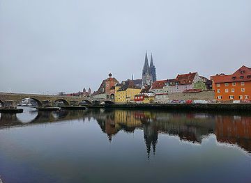 germany/altbayern/landmark/old-stone-bridge