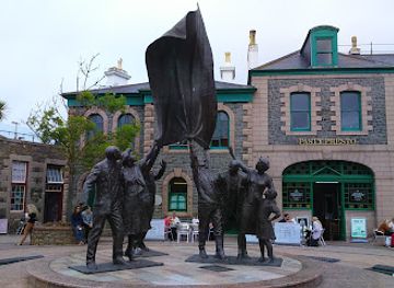 jersey/rozel-bay/landmark/liberation-square