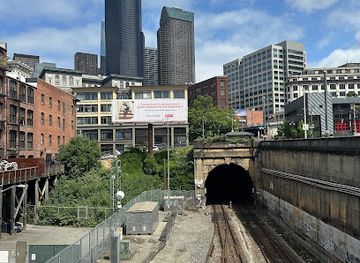 washington/federal-way/landmark/seattle-south-portal