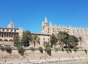 spain/palma-de-mallorca/landmark/llotja-de-palma