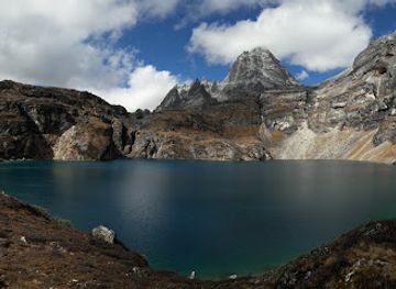 bhutan/trashigang/landmark/shingye-lhatsho
