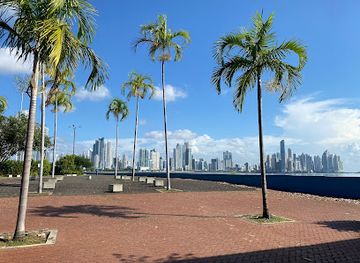 panama/panama-canal-zone/landmark/monument-of-the-flag-of-panama