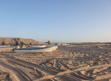 oman/wahiba-sands/landmark/pink-lake