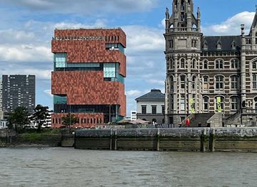 belgium/antwerp/eilandje/landmark/monument-for-killed-belgian-sailors