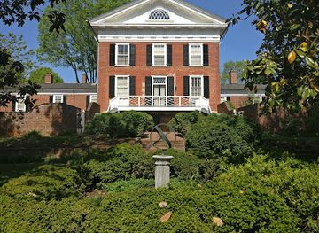virginia/charlottesville/landmark/arrow-sundial