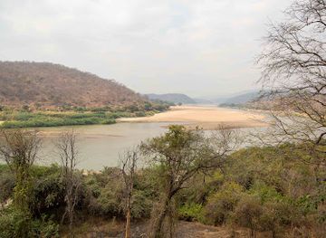zambia/luangwa-valley/landmark/luangwa-bridge