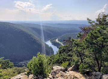 new-jersey/appalachian-trail/landmark/blue-blaze-trail-blue-dot