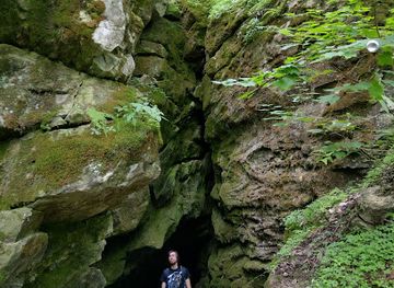 vermont/bennington-county/landmark/parking-for-everett-cave
