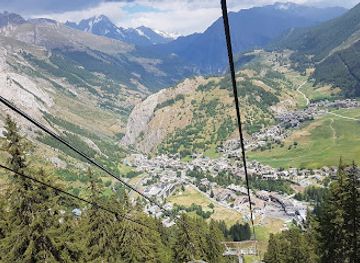 italy/la-thuile/landmark/funivie-piccolo-san-bernardo