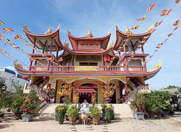 vietnam/mui-ne/landmark/linh-long-pagoda