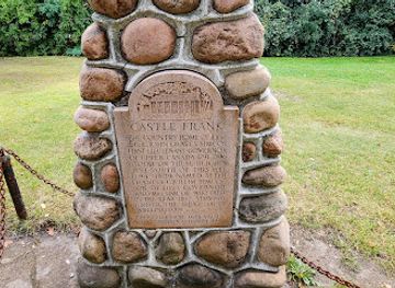 canada/toronto/landmark/castle-frank-memorial