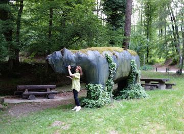 croatia/sljeme-mountain/landmark/skulptura-medvjeda-simbola-medvednice