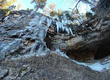 south-dakota/spearfish-canyon/landmark/community-cave-trail