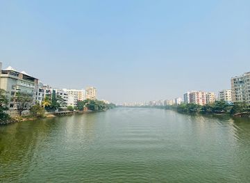 bangladesh/dhaka/gulshan/landmark/gulshan-lake-park
