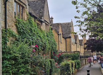 united-kingdom/the-cotswolds/landmark/the-dragonfly-maze