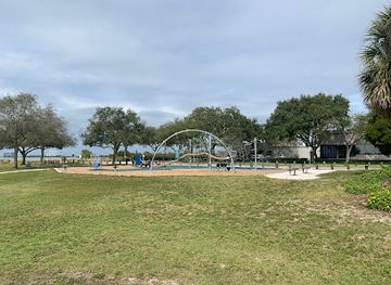 florida/sun-coast/landmark/cypress-point-park
