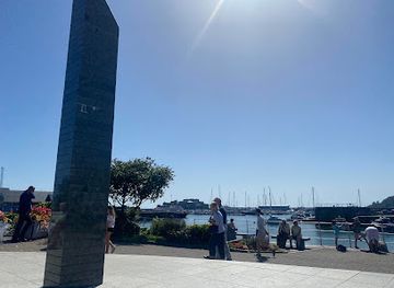 guernsey/vale/landmark/liberation-monument