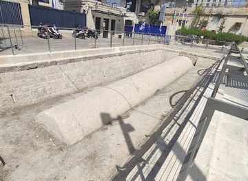 israel/jerusalem/east-jerusalem/landmark/old-historic-pillar