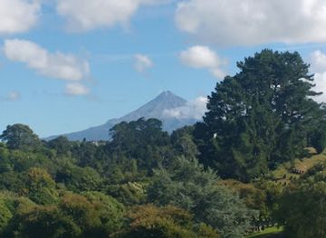new-zealand/taranaki/landmark/te-kainga-marire
