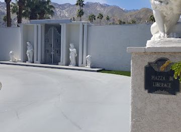 california/inland-empire/landmark/liberace-house