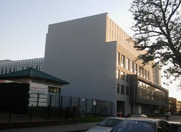 poland/masovia/landmark/papugarnia-carmen-marywilska-44