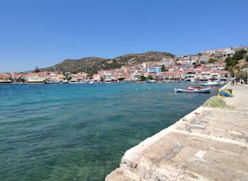 greece/samos/landmark/statue-of-pythagoras