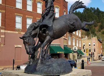 south-dakota/deadwood/landmark/statue-of-wild-bill-hickok