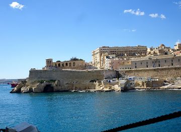 malta/south-eastern-region/landmark/siege-bell-war-memorial