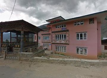 bhutan/thimphu/landmark/back-to-back-statue