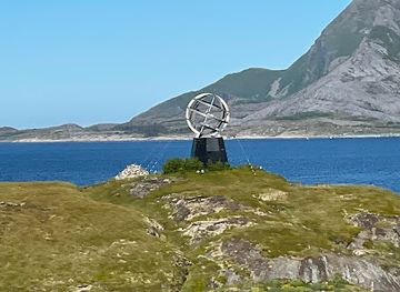 norway/innlandet/landmark/polar-circle-globe-on-vikingen-island
